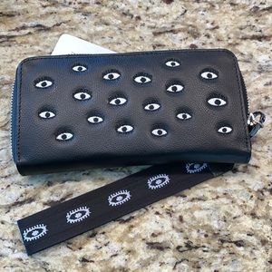 Min & Mon Francis wallet. Never been used in black.